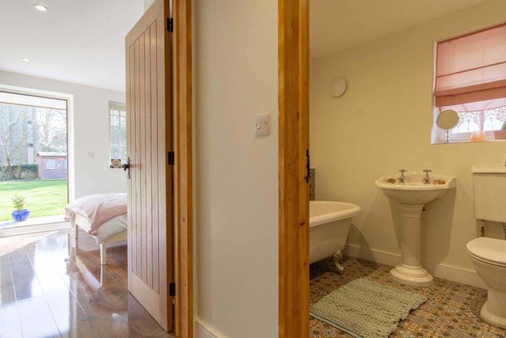 Breckland Cottage - Secluded Country Getaway Hockwold cum Wilton 外观 照片